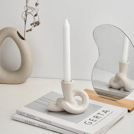 Knot Shape Candlestick Holder