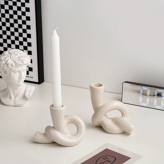 Knot Shape Candlestick Holder